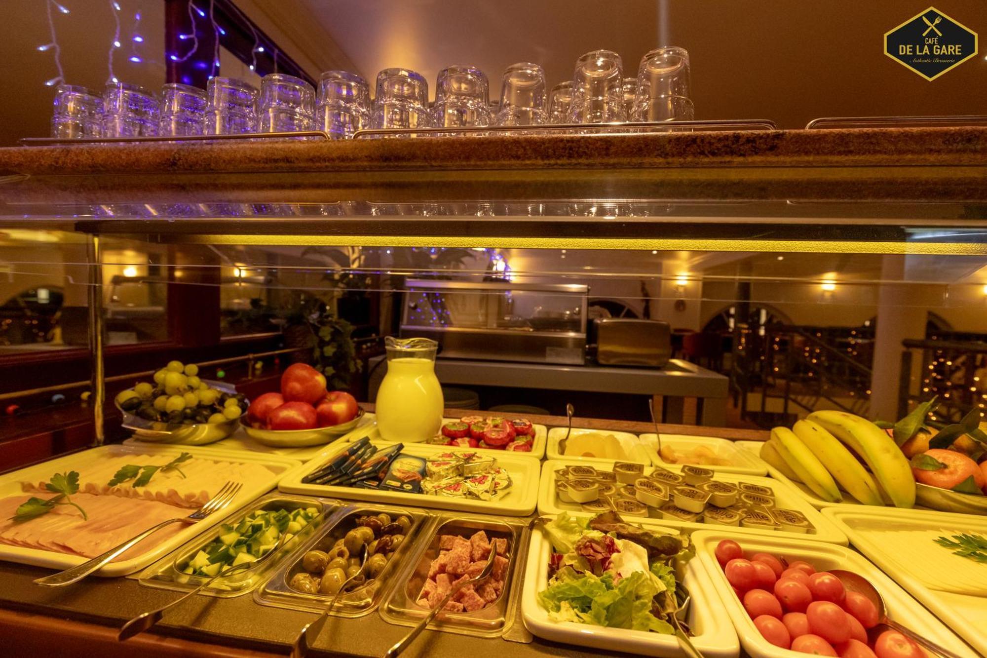 ליובן Hotel Malon מראה חיצוני תמונה
