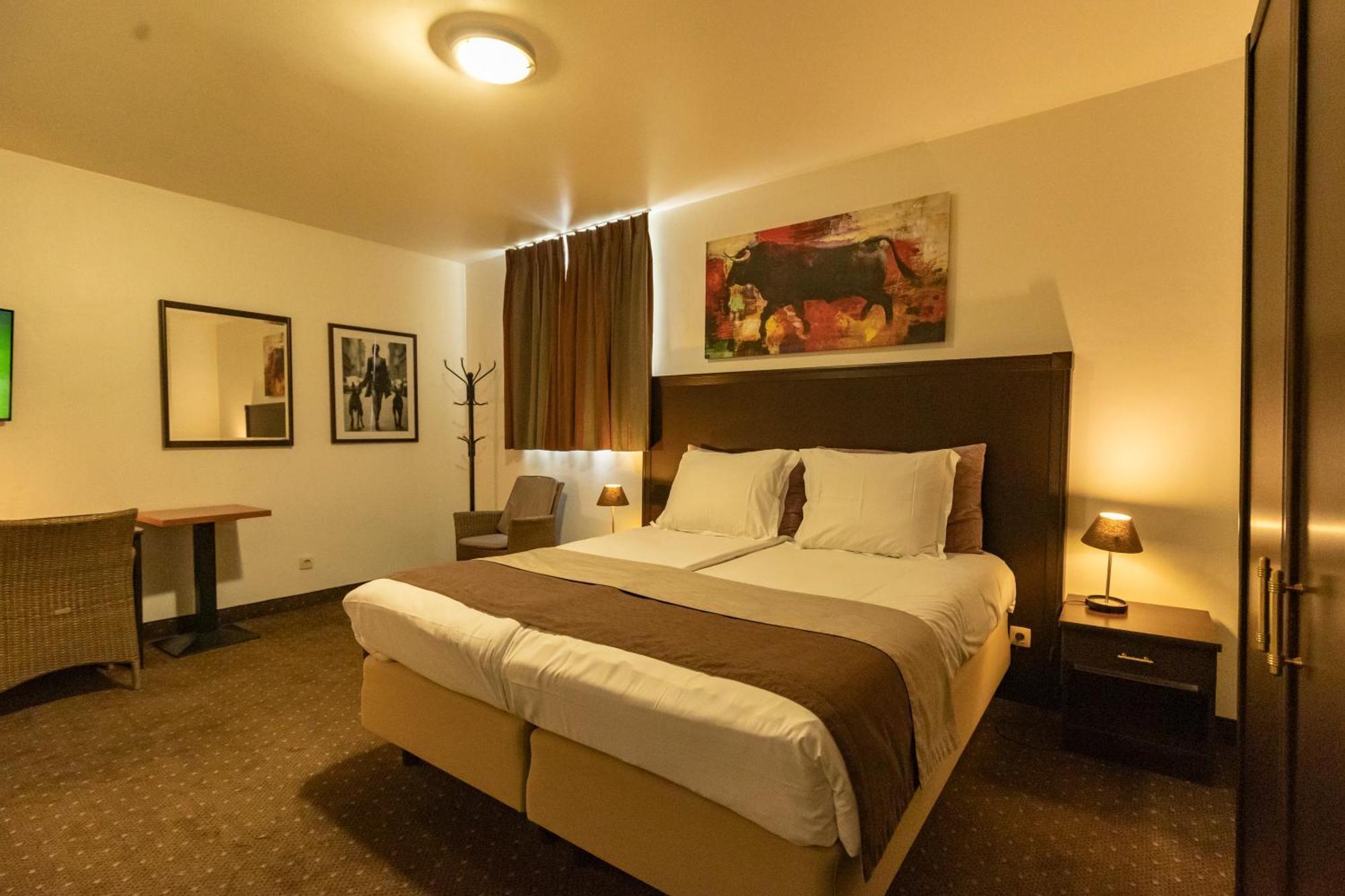ליובן Hotel Malon מראה חיצוני תמונה