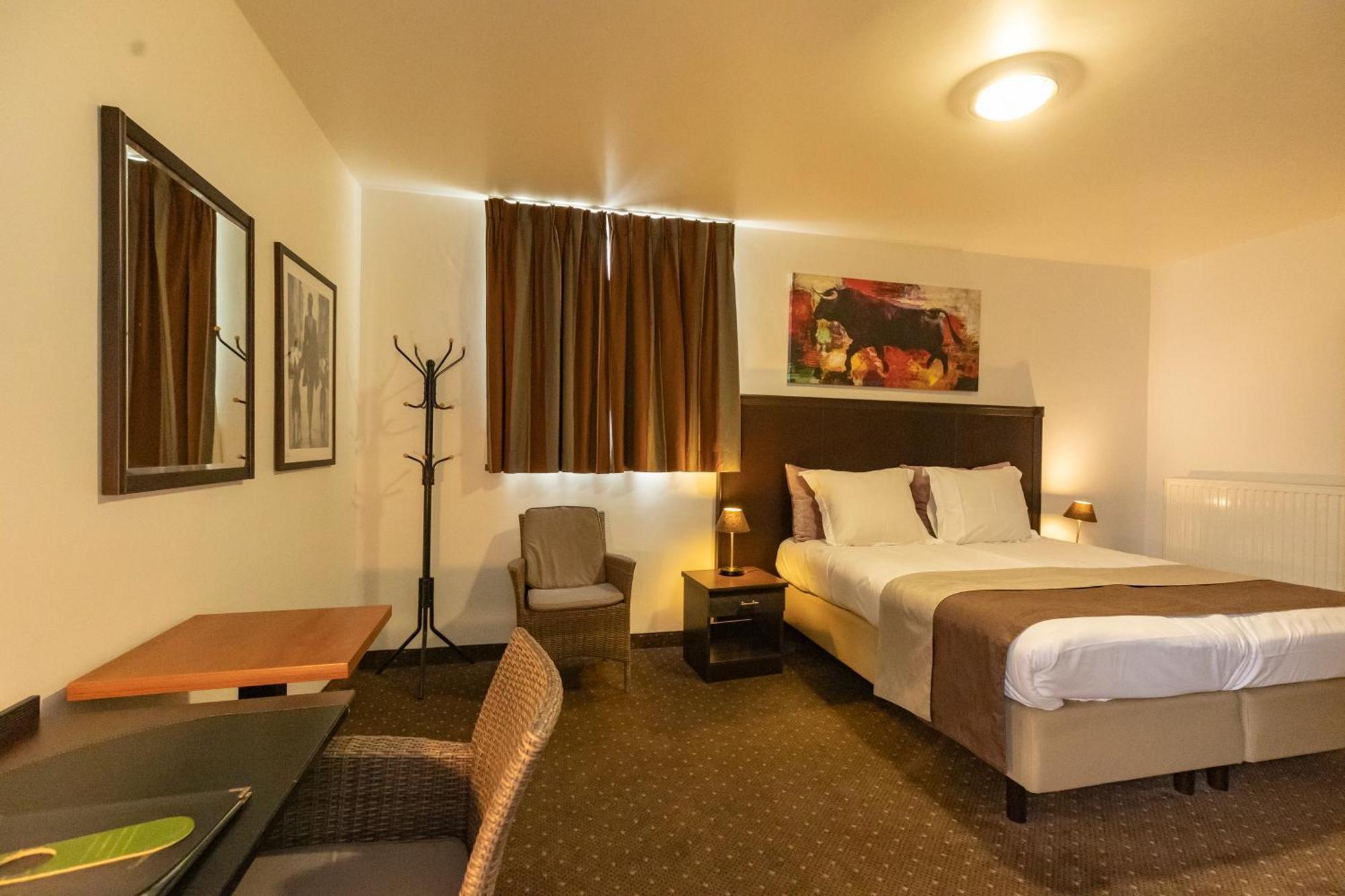 ליובן Hotel Malon מראה חיצוני תמונה