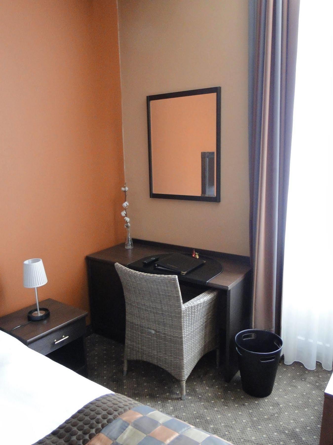 ליובן Hotel Malon מראה חיצוני תמונה
